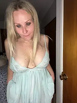 Snapshot of Sexual_Lovable_Doll chatting on March 23, 7:20 am Sexual Lovable Doll online show from March 23, 7:20 am