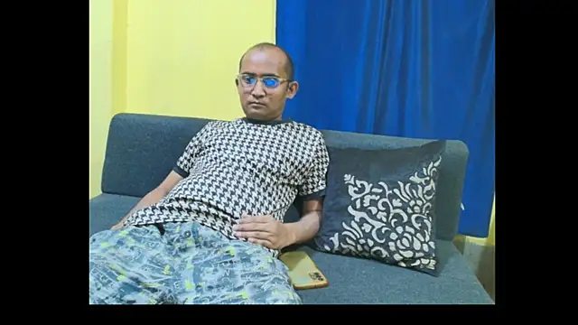 Cute boy2000 online show from April 22, 12:56 pm