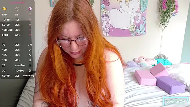 FluffyRainbowKity online show from April 3, 8:32 am