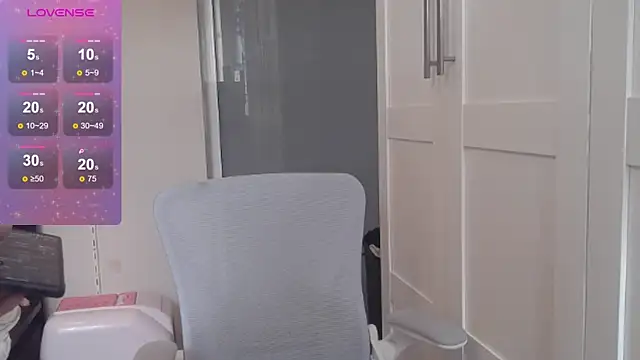 FluffyRainbowKity online show from September 26, 10:11 am