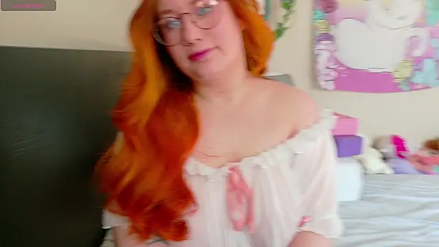 FluffyRainbowKity online show from April 24, 8:38 am