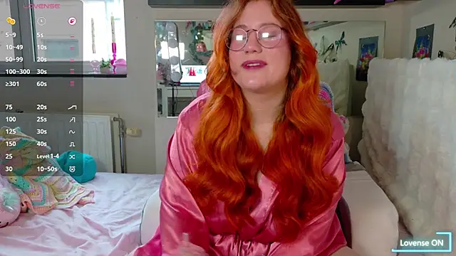 FluffyRainbowKity online show from May 15, 8:34 am
