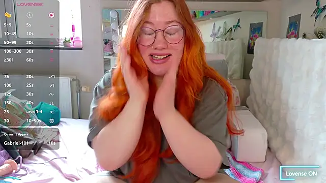 FluffyRainbowKity online show from May 17, 8:14 am