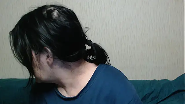 Snapshot of Mirabelle_Sweet chatting on April 28, 11:42 pm Mirabelle Sweet online show from April 28, 11:42 pm