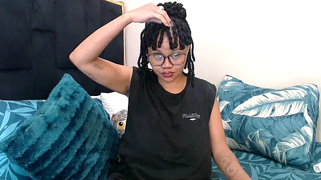 Snapshot of CancerGodessX chatting on October 21, 12:43 am CancerGodessX online show from October 21, 12:43 am