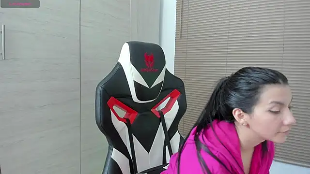 Snapshot of Gisell1501997 chatting on March 5, 1:52 am Gisell1501997 online show from March 5, 1:52 am