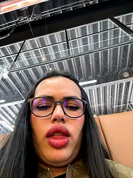 andra rose online show from November 14, 7:39 pm