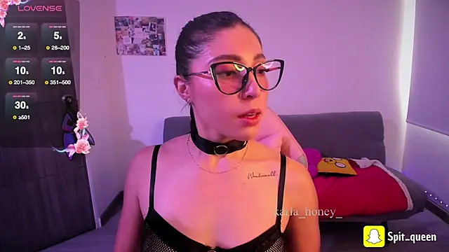 Spit queen online show from February 6, 7:21 pm