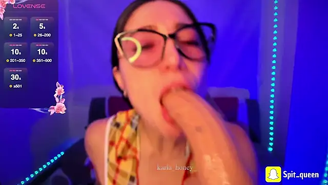 Spit queen online show from March 26, 2:26 pm