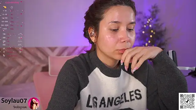 imjess01 online show from April 3, 4:02 pm