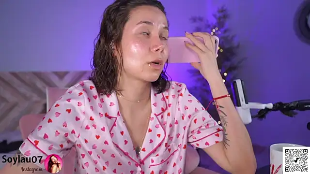 imjess01 online show from April 16, 3:35 pm