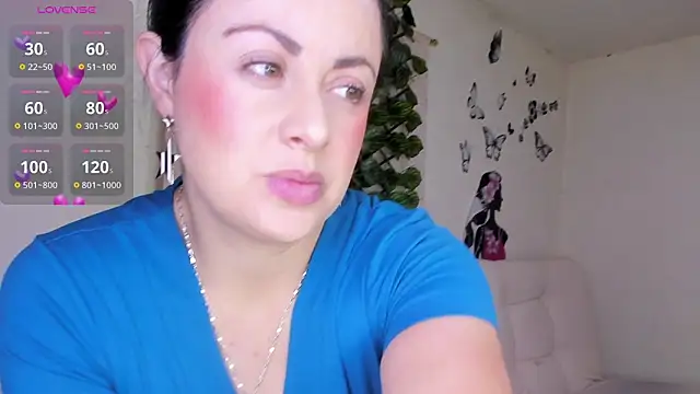 Juli Castillo8 online show from October 26, 12:49 pm