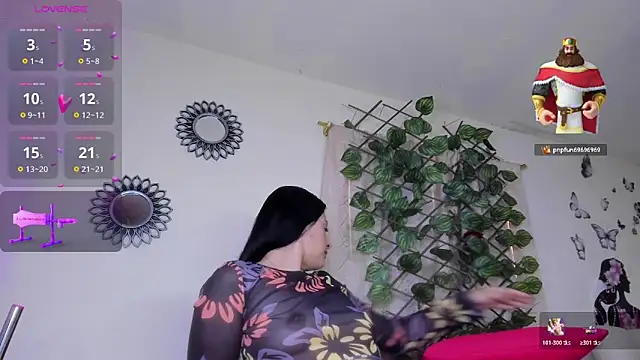 Juli Castillo8 online show from October 23, 1:43 pm