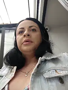 Juli Castillo8 online show from October 30, 2:14 pm