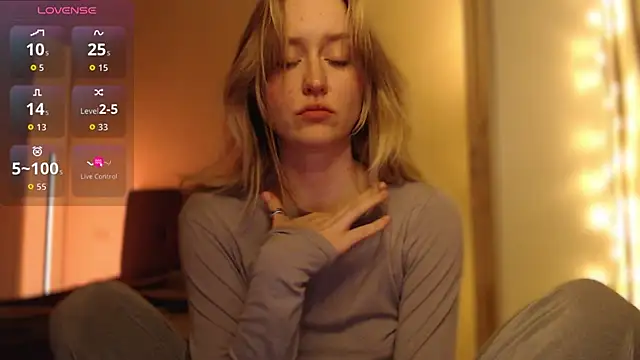 iilovetomatoes online show from February 11, 9:47 pm