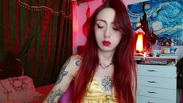 alisseallie online show from November 12, 1:10 am