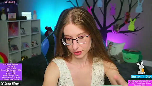 TheLaceyBloom online show from April 13, 1:20 am