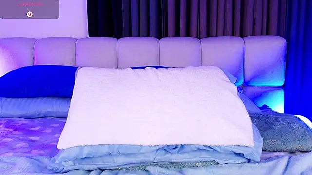 sweetieluna01 online show from January 9, 8:49 pm