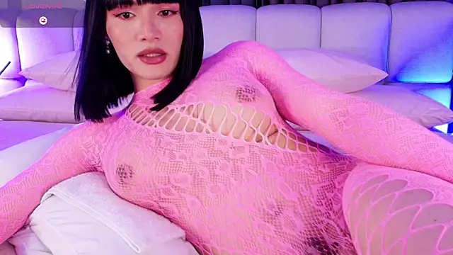 sweetieluna01 online show from November 23, 1:15 am