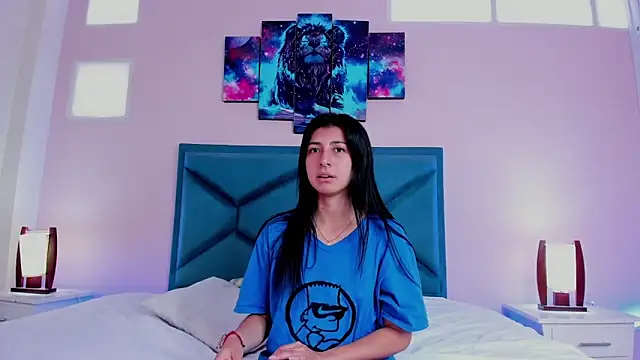 Snapshot of EmmaWilliamss chatting on February 1, 4:43 pm EmmaWilliamss online show from February 1, 4:43 pm