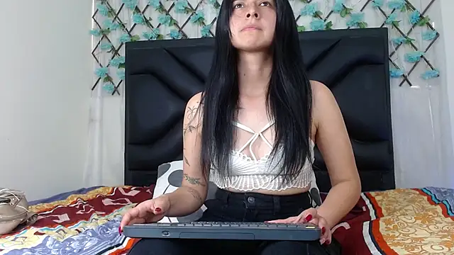 EmmaWilliamss online show from November 7, 8:13 pm