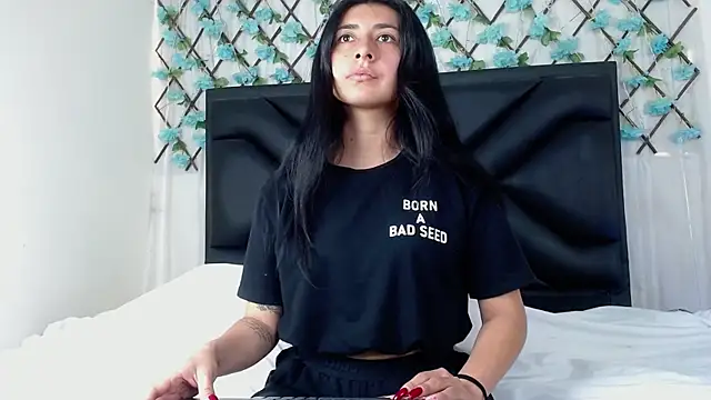 EmmaWilliamss online show from December 1, 3:24 pm