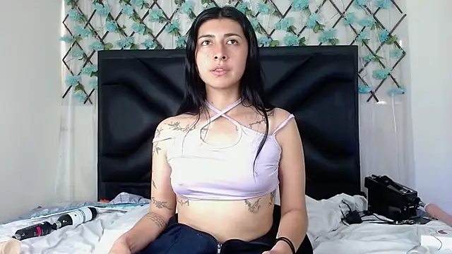 EmmaWilliamss online show from November 15, 6:01 pm