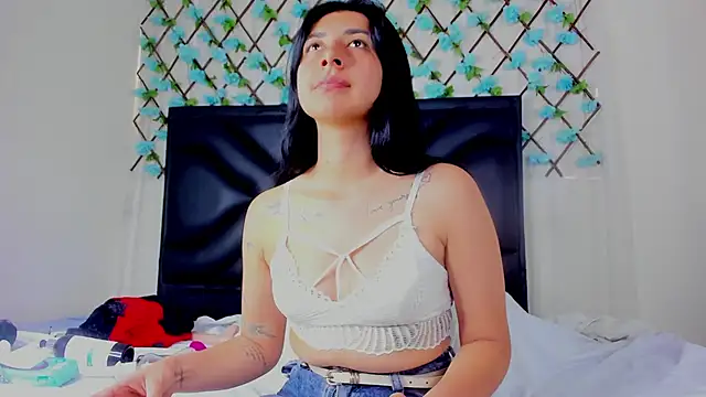 EmmaWilliamss online show from June 8, 5:35 pm