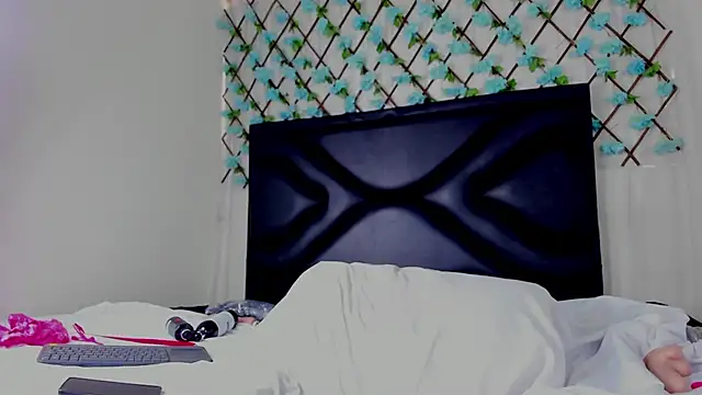 EmmaWilliamss online show from May 26, 2:37 pm