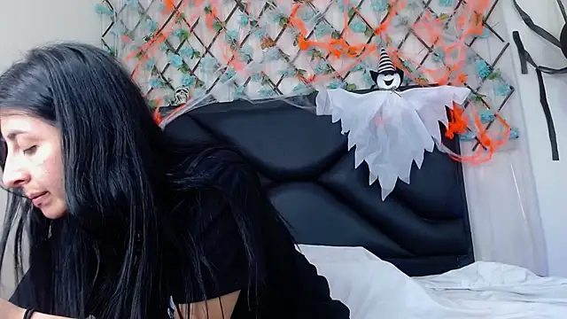 EmmaWilliamss online show from November 1, 11:20 pm