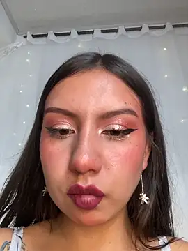 Snapshot of Cinnamon_Meow chatting on November 18, 9:40 pm Cinnamon Meow online show from November 18, 9:40 pm