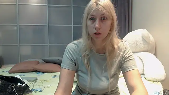 KyliePag online show from October 11, 7:53 am