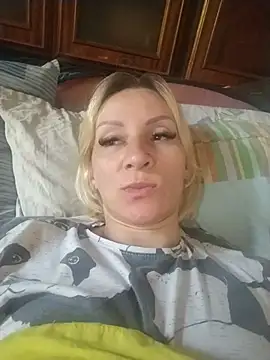 Snapshot of ulika1989 chatting on June 28, 6:20 am ulika1989 online show from June 28, 6:20 am