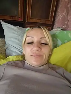 Snapshot of ulika1989 chatting on May 23, 10:14 am ulika1989 online show from May 23, 10:14 am