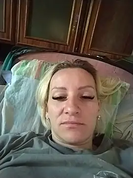 Snapshot of ulika1989 chatting on June 22, 6:21 am ulika1989 online show from June 22, 6:21 am