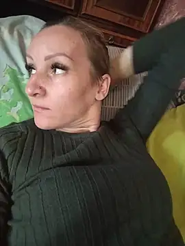 Snapshot of ulika1989 chatting on May 22, 1:31 pm ulika1989 online show from May 22, 1:31 pm