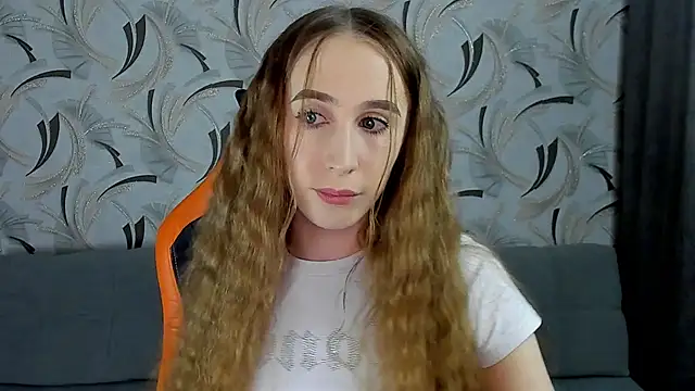 Snapshot of _mira_cle_ chatting on December 10, 11:08 pm mira cle online show from December 10, 11:08 pm