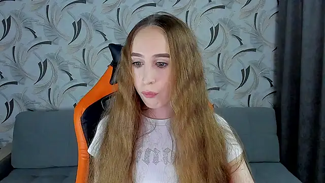 Snapshot of _mira_cle_ chatting on December 8, 10:47 pm mira cle online show from December 8, 10:47 pm