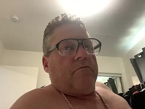 iwantutocum1X online show from April 14, 7:19 pm