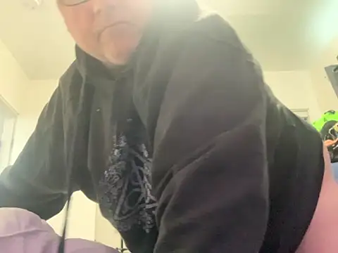 iwantutocum1X online show from June 26, 8:14 pm