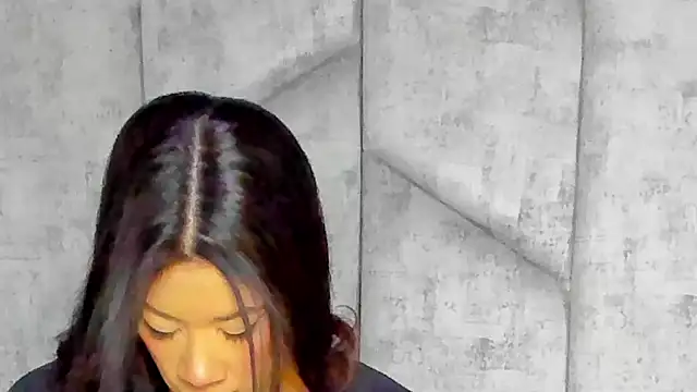 EmmaWillde online show from December 11, 1:49 pm