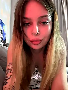 TwixiPixxie online show from November 16, 5:39 pm