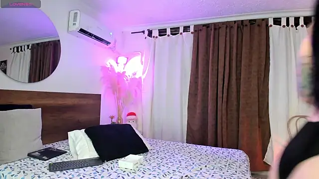 VampGirl1 online show from April 29, 8:59 pm