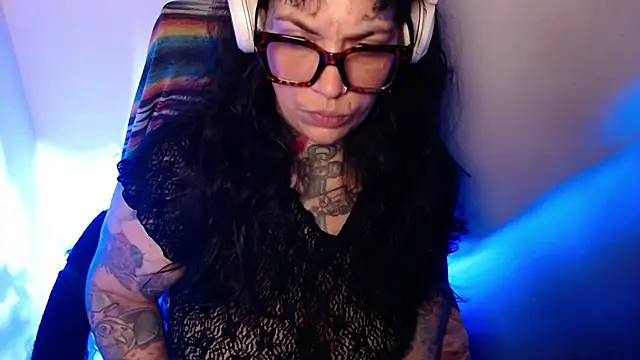 VampGirl1 online show from January 7, 7:35 am