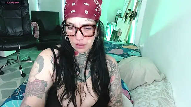 VampGirl1 online show from April 11, 10:02 pm