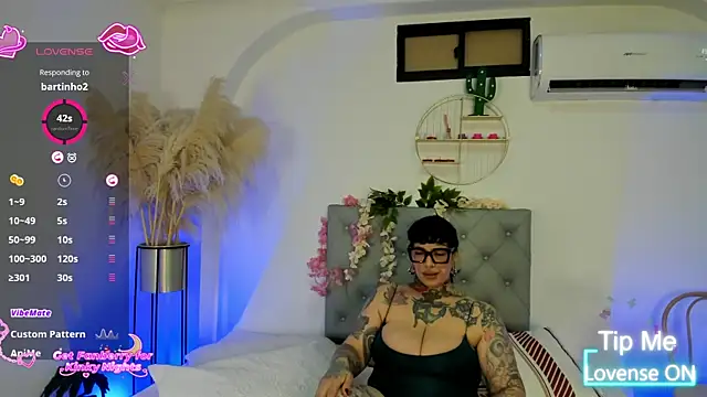 VampGirl1 online show from May 30, 1:28 pm