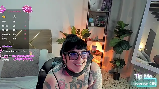 VampGirl1 online show from April 30, 8:49 pm