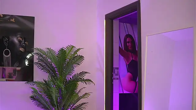 EllenKarter online show from May 14, 3:25 am