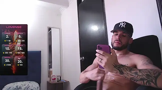 Snapshot of danielconor_26 chatting on February 27, 12:25 am danielconor 26 online show from February 27, 12:25 am