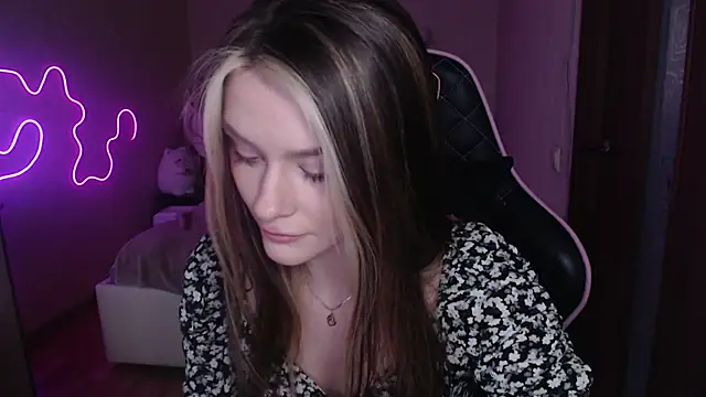 jeann elsaa online show from February 1, 6:54 am